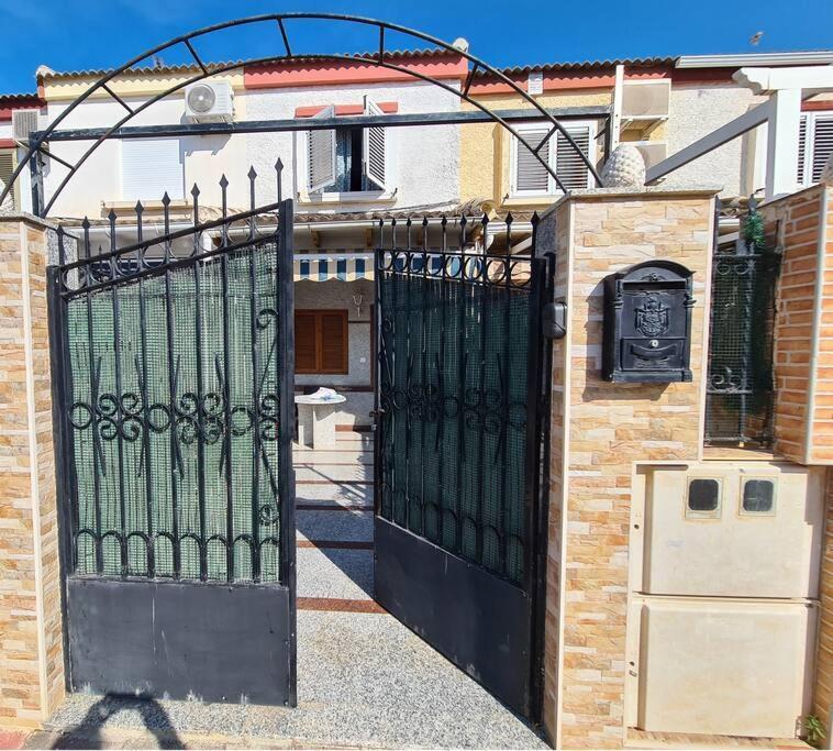 Marble Manor Guest House Los Alcázares Екстериор снимка